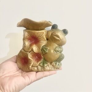 Vintage Style Majolica Ceramic Frog Candle Holder Wax Warmer w Hibiscus Flowers